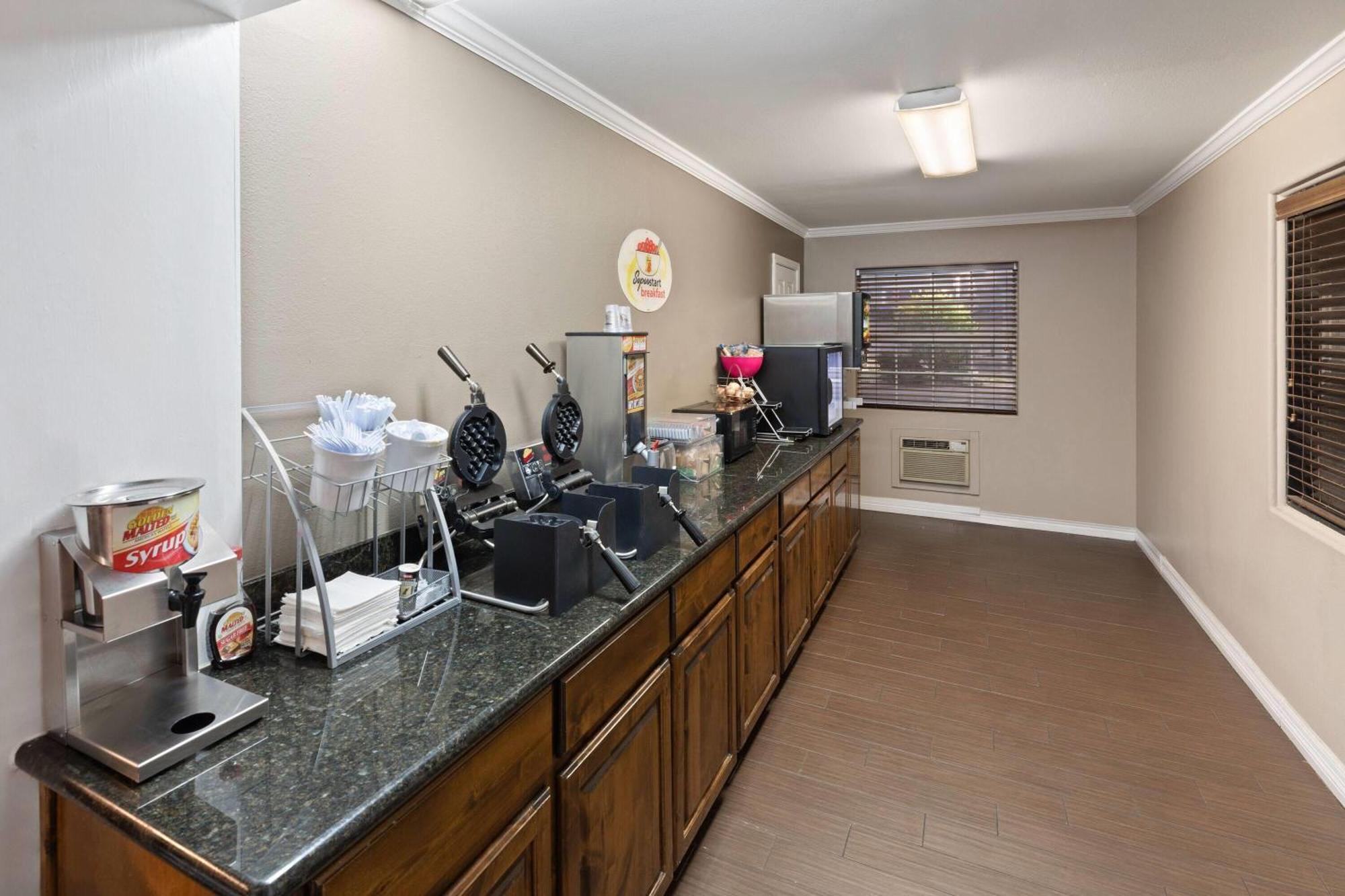 Super 8 By Wyndham S General Bruce Hotel 2*