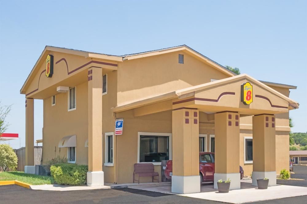 Hotel Super 8 By Wyndham S General Bruce Temple