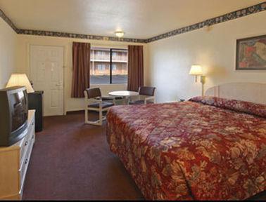 Hotel Super 8 By Wyndham S General Bruce 2*